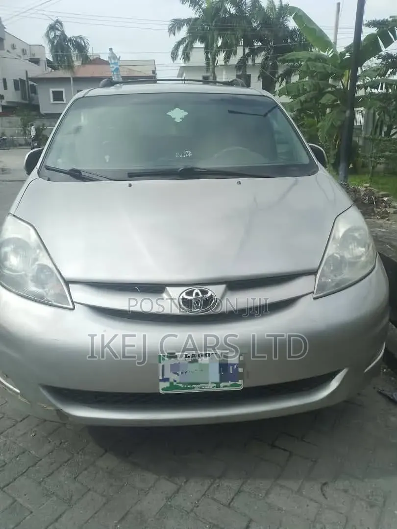 Toyota Sienna 2006