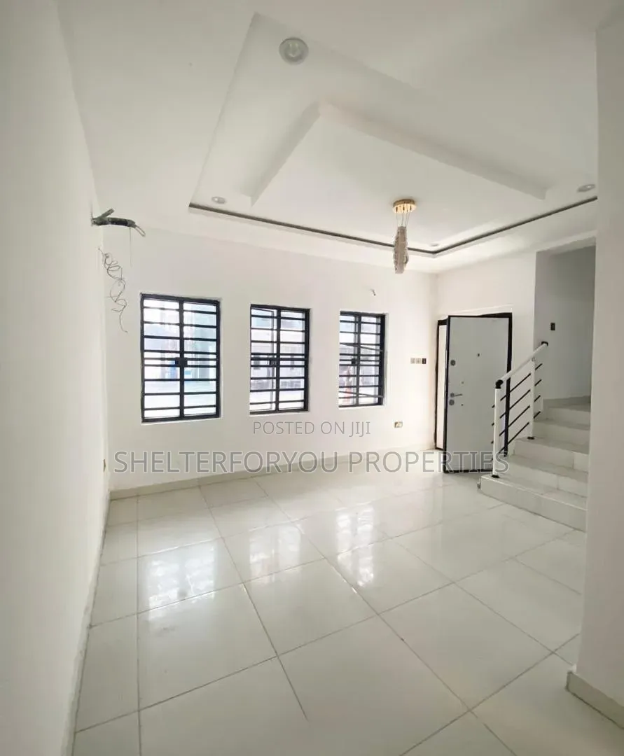2bdrm Duplex in Lekki Phase 1 for sale