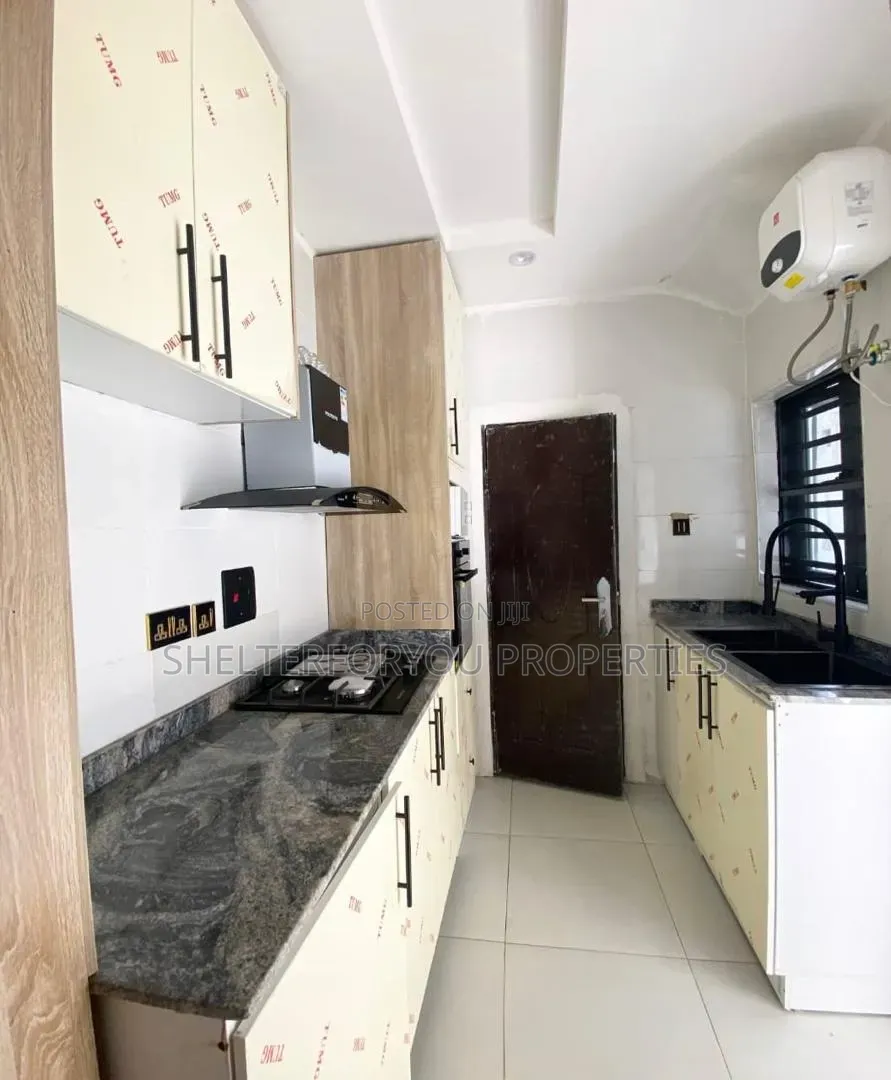 2bdrm Duplex in Lekki Phase 1 for sale