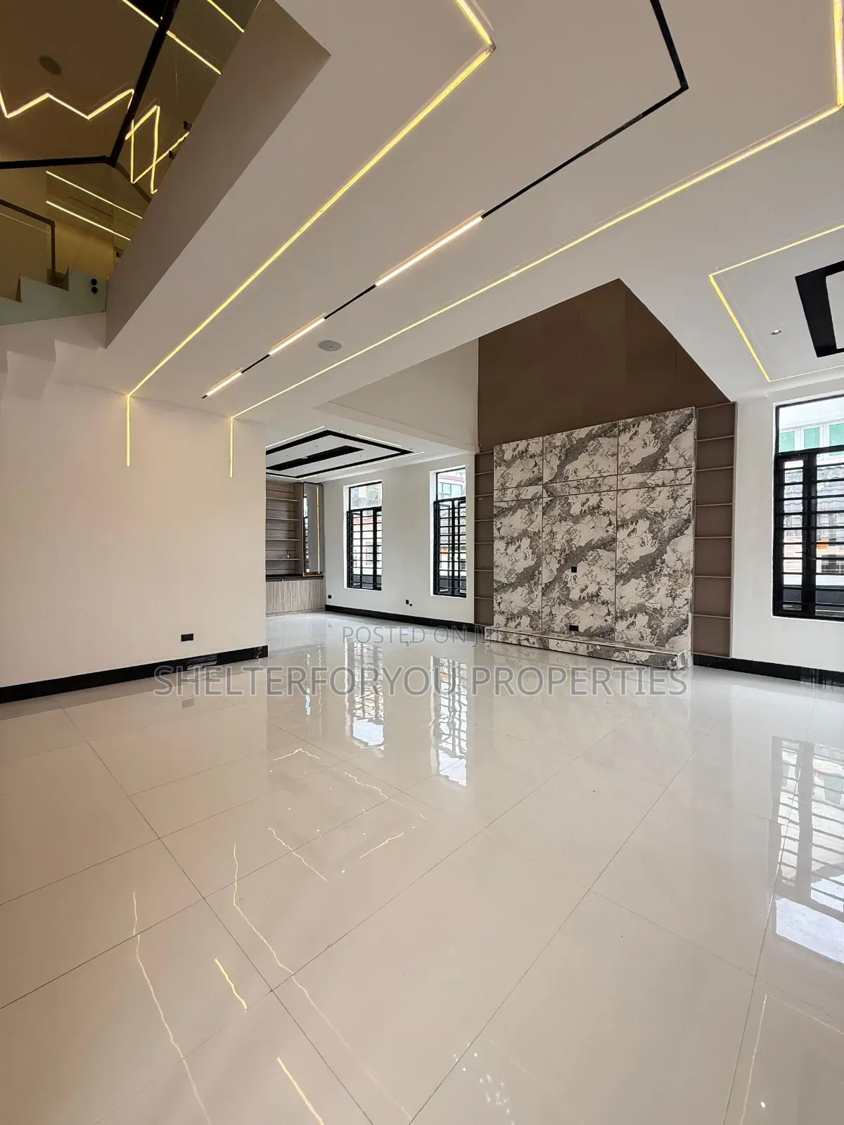 5bdrm Duplex in Sangotedo for sale