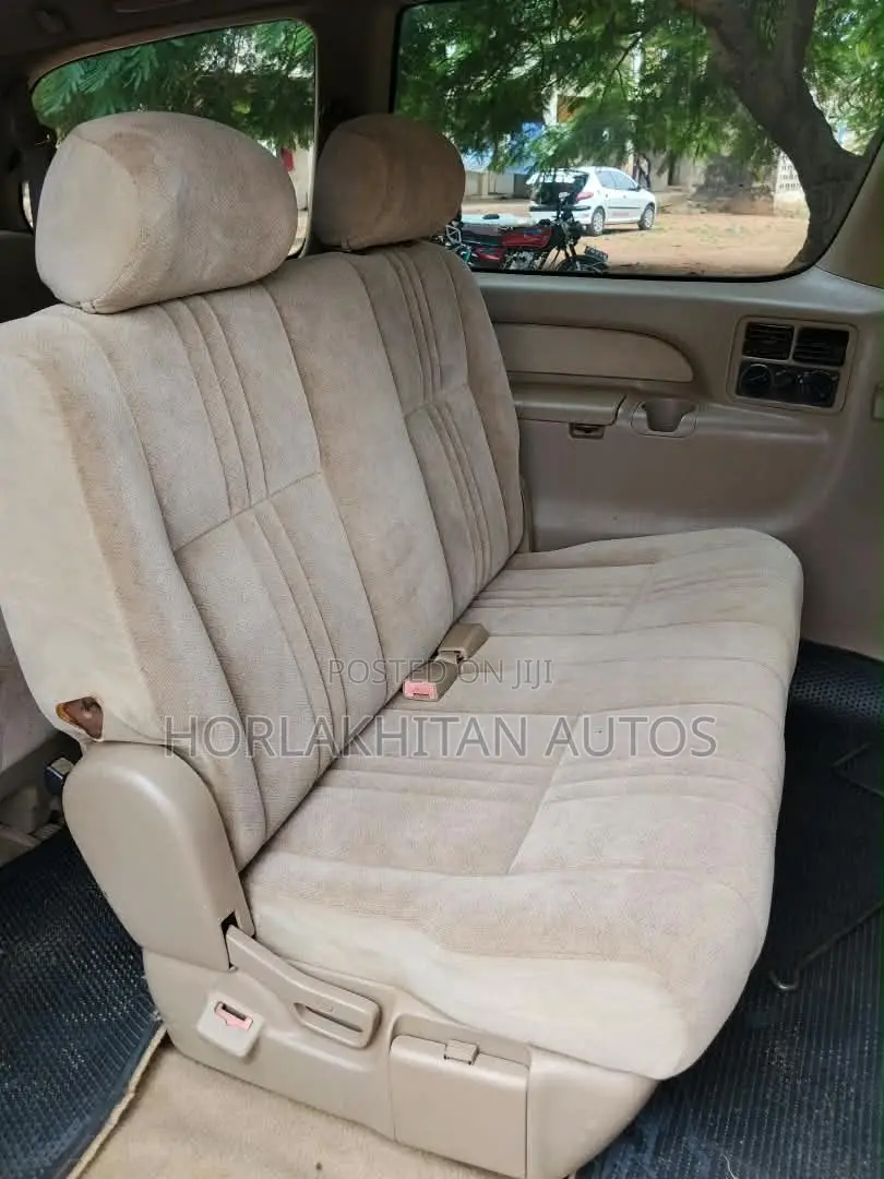 Toyota Sienna LE 2002