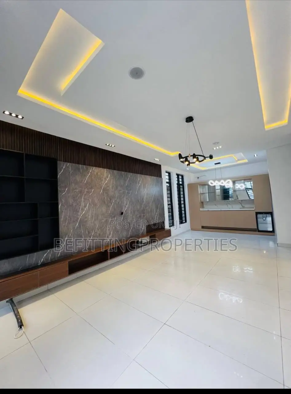 5bdrm Duplex in Lekki for sale