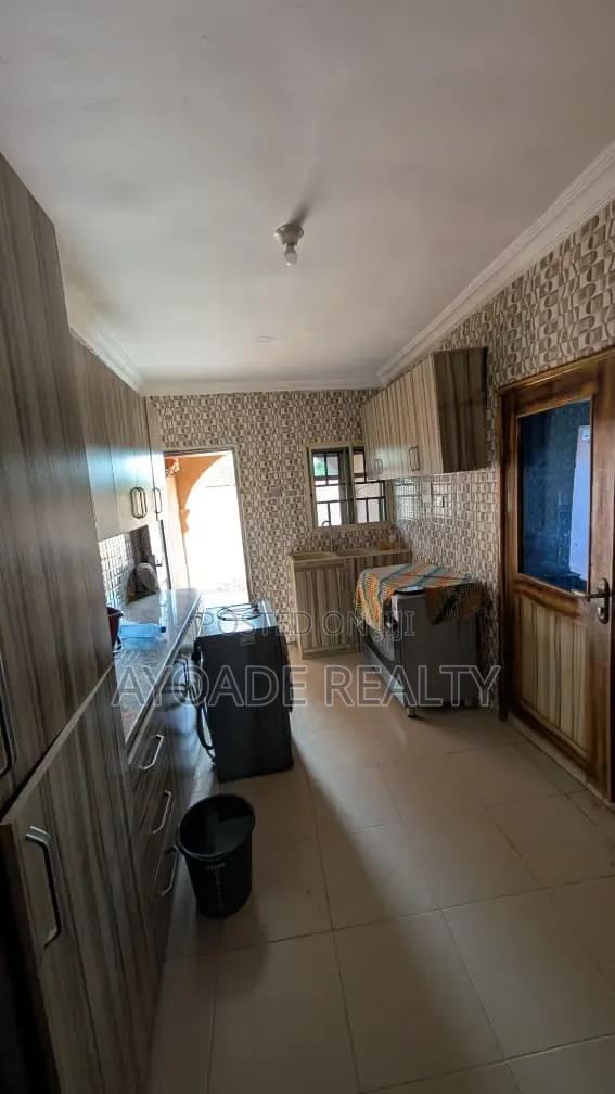 4bdrm Bungalow in Omolaso, Ibadan for sale