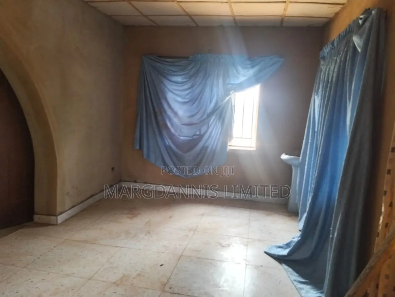 3bdrm Bungalow in Adeyemo Estate, Ita Oluwo for sale