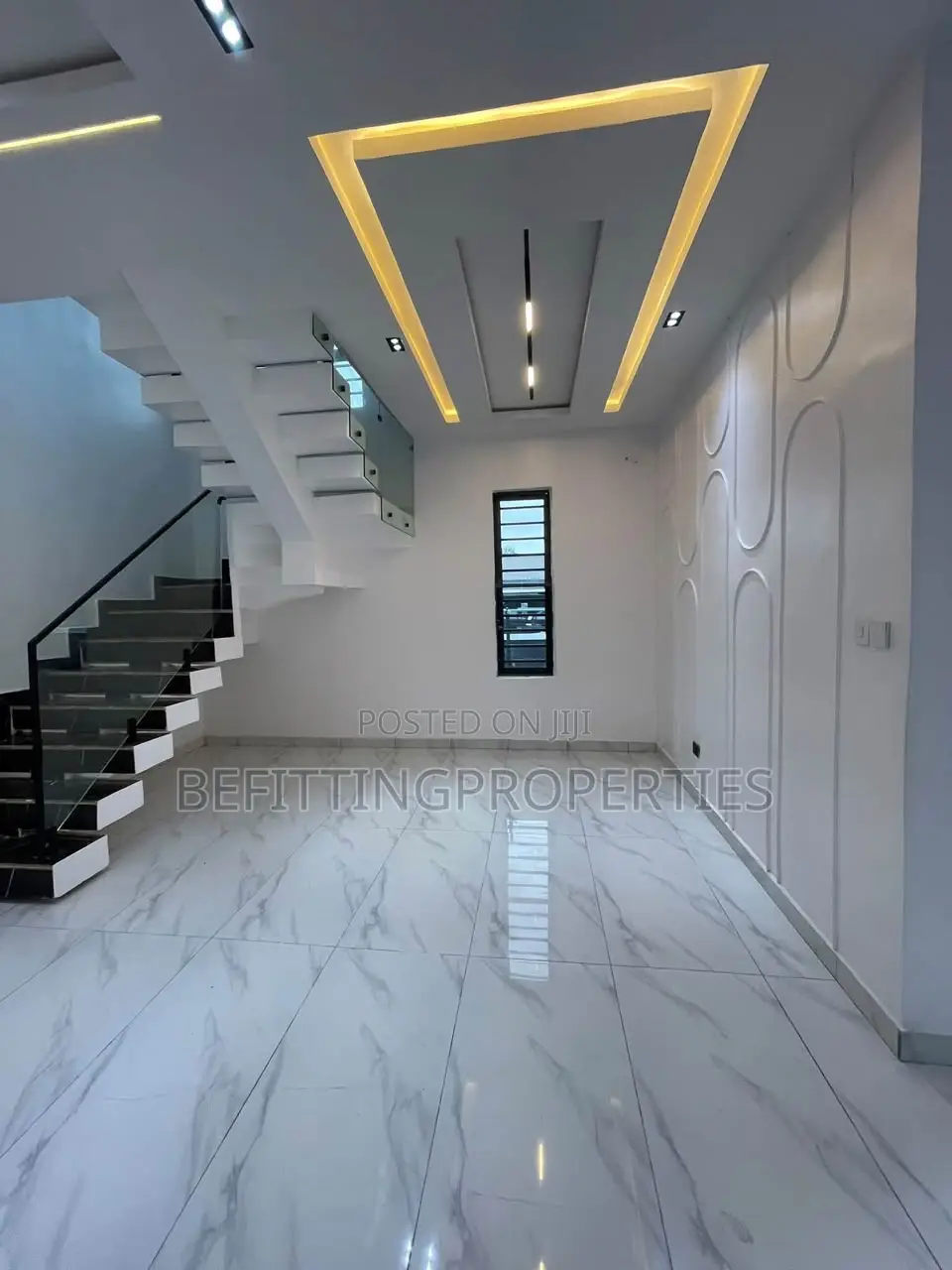 5bdrm Duplex in Idado for sale
