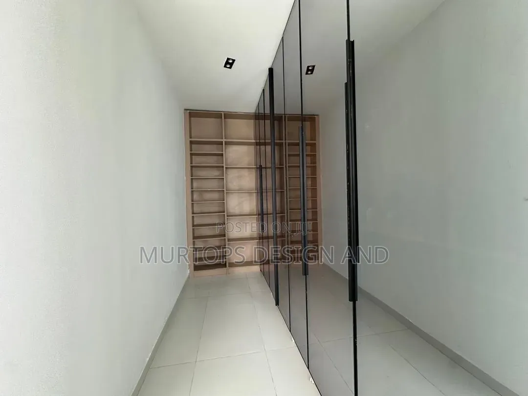 5bdrm Duplex in Lekki Phase 2 for rent