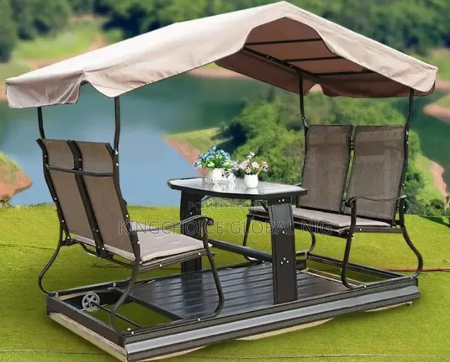 Outdoor Shades With Tables and Chairs