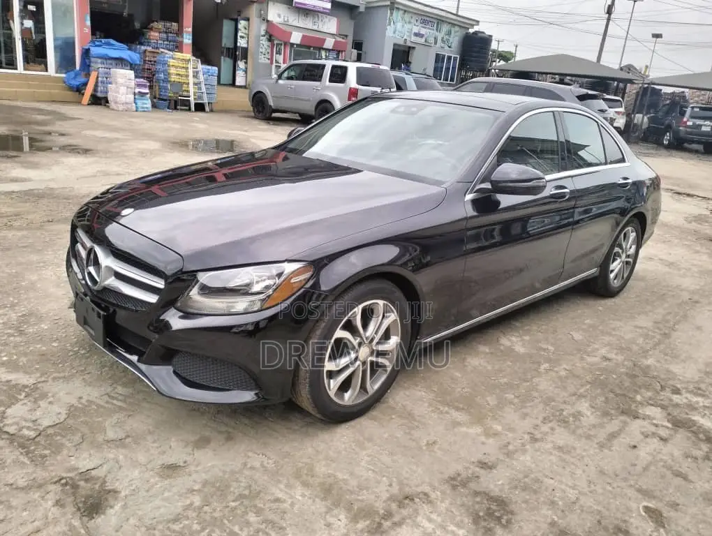Mercedes-Benz C300 Luxury Sedan RWD (2.0L 4cyl 7A) 2016 Black