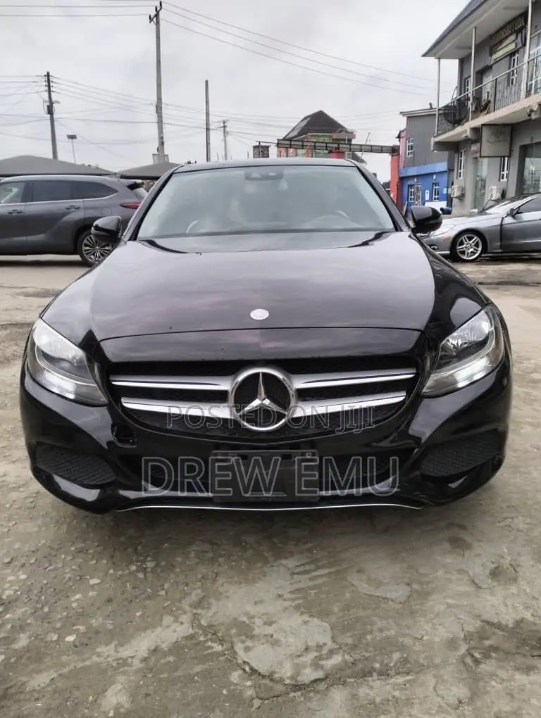 Mercedes-Benz C300 Luxury Sedan RWD (2.0L 4cyl 7A) 2016 Black