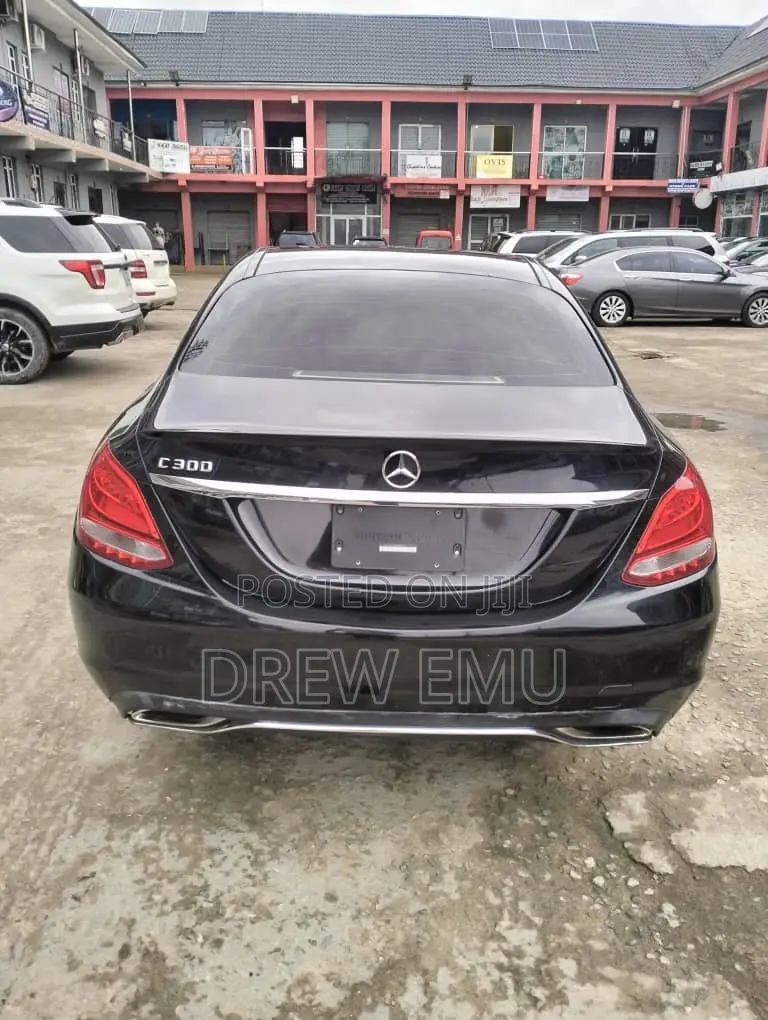 Mercedes-Benz C300 Luxury Sedan RWD (2.0L 4cyl 7A) 2016 Black