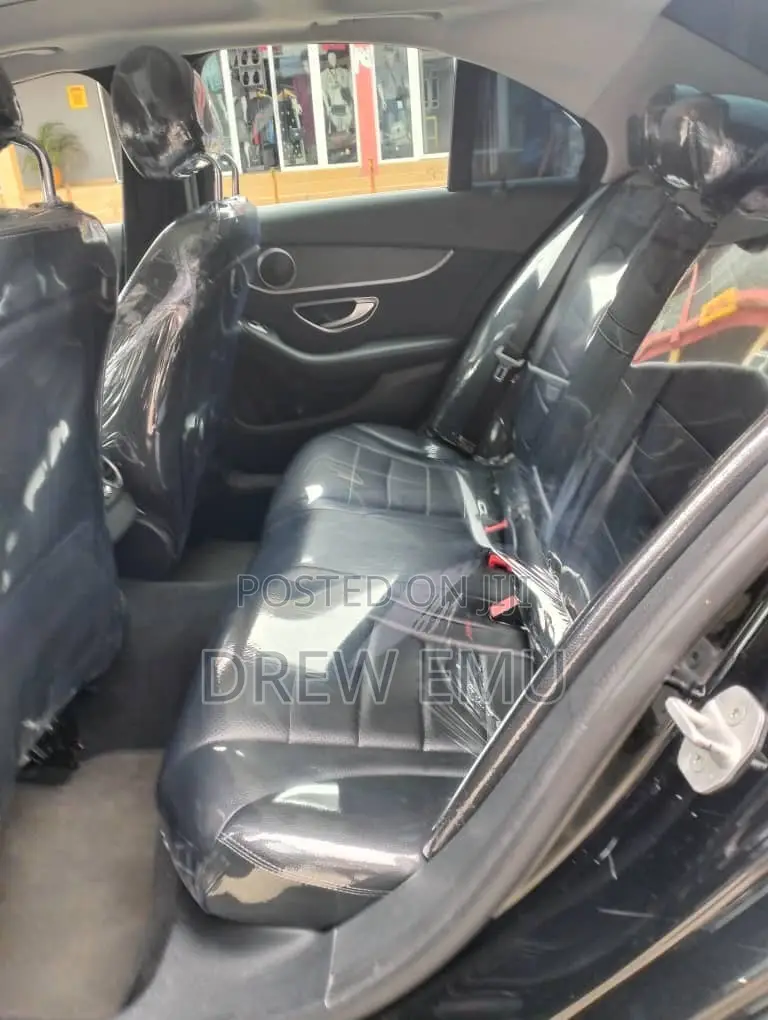 Mercedes-Benz C300 Luxury Sedan RWD (2.0L 4cyl 7A) 2016 Black