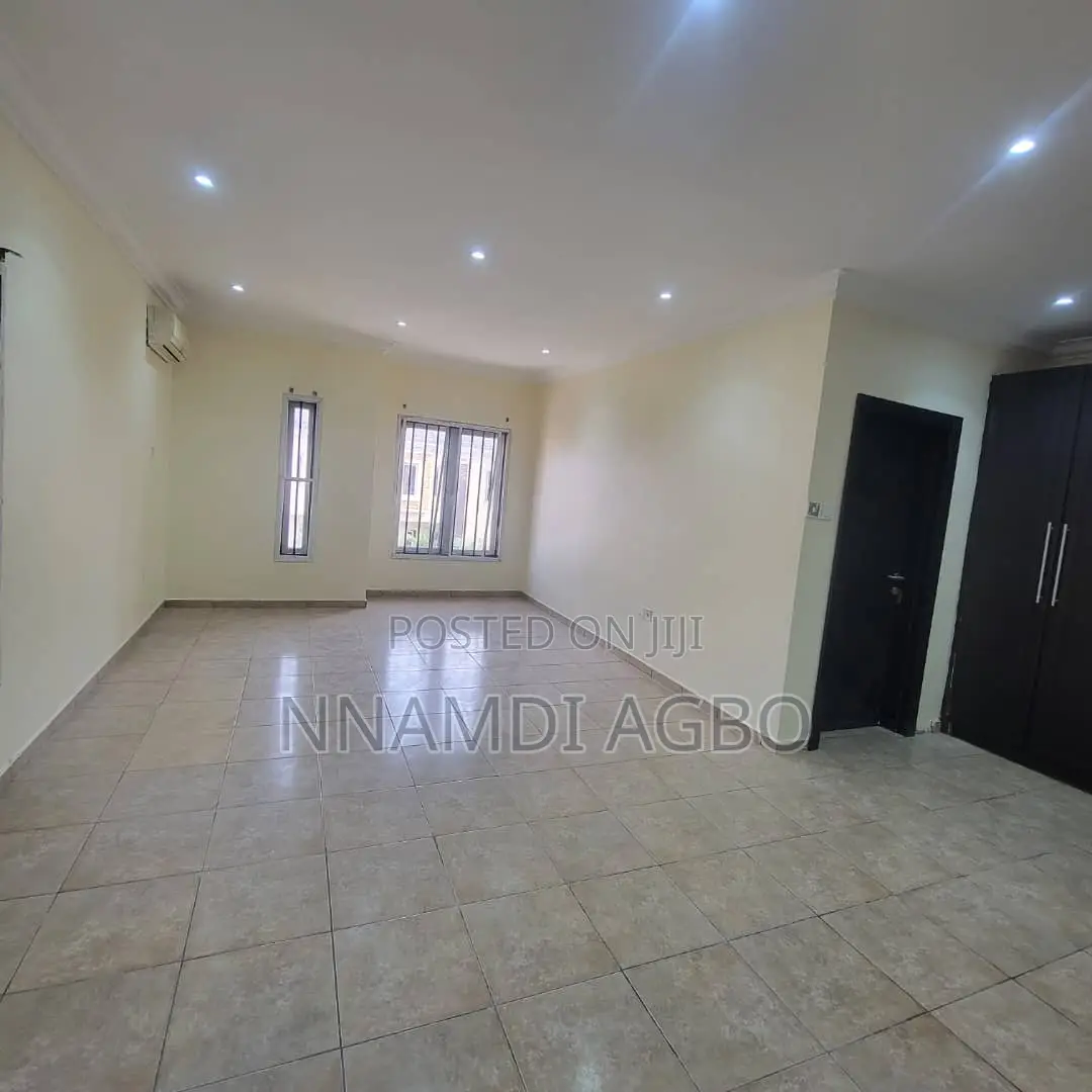 5bdrm Duplex in Osapa london for rent