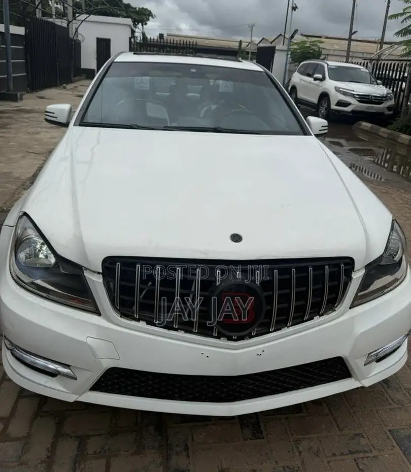 Mercedes-Benz C300 2010 White