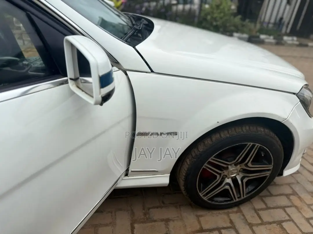 Mercedes-Benz C300 2010 White