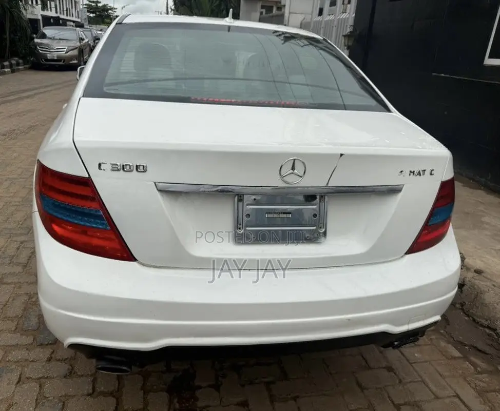Mercedes-Benz C300 2010 White