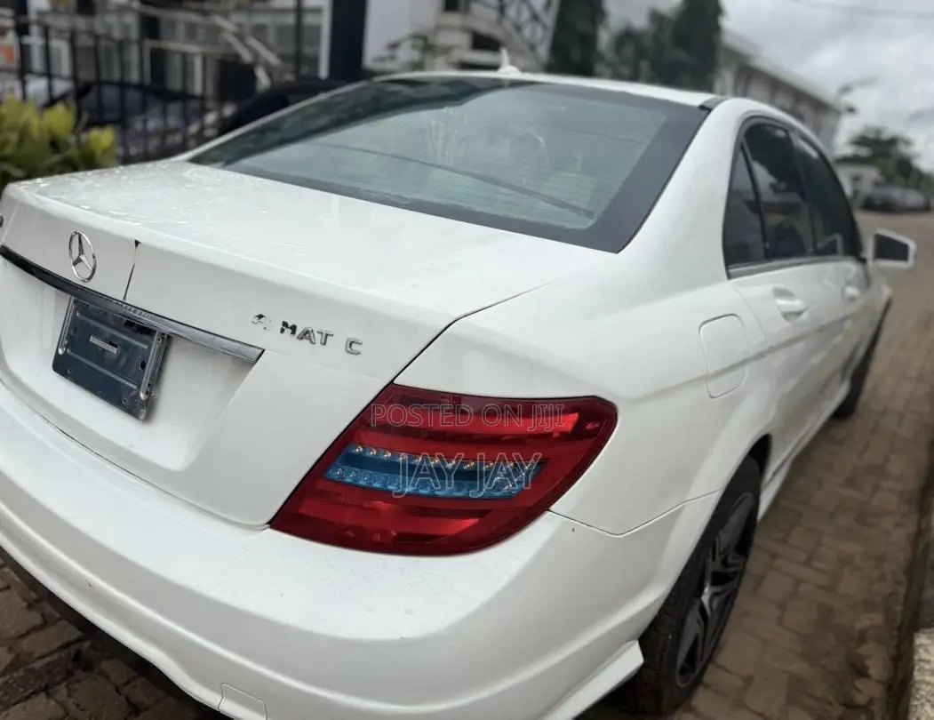 Mercedes-Benz C300 2010 White