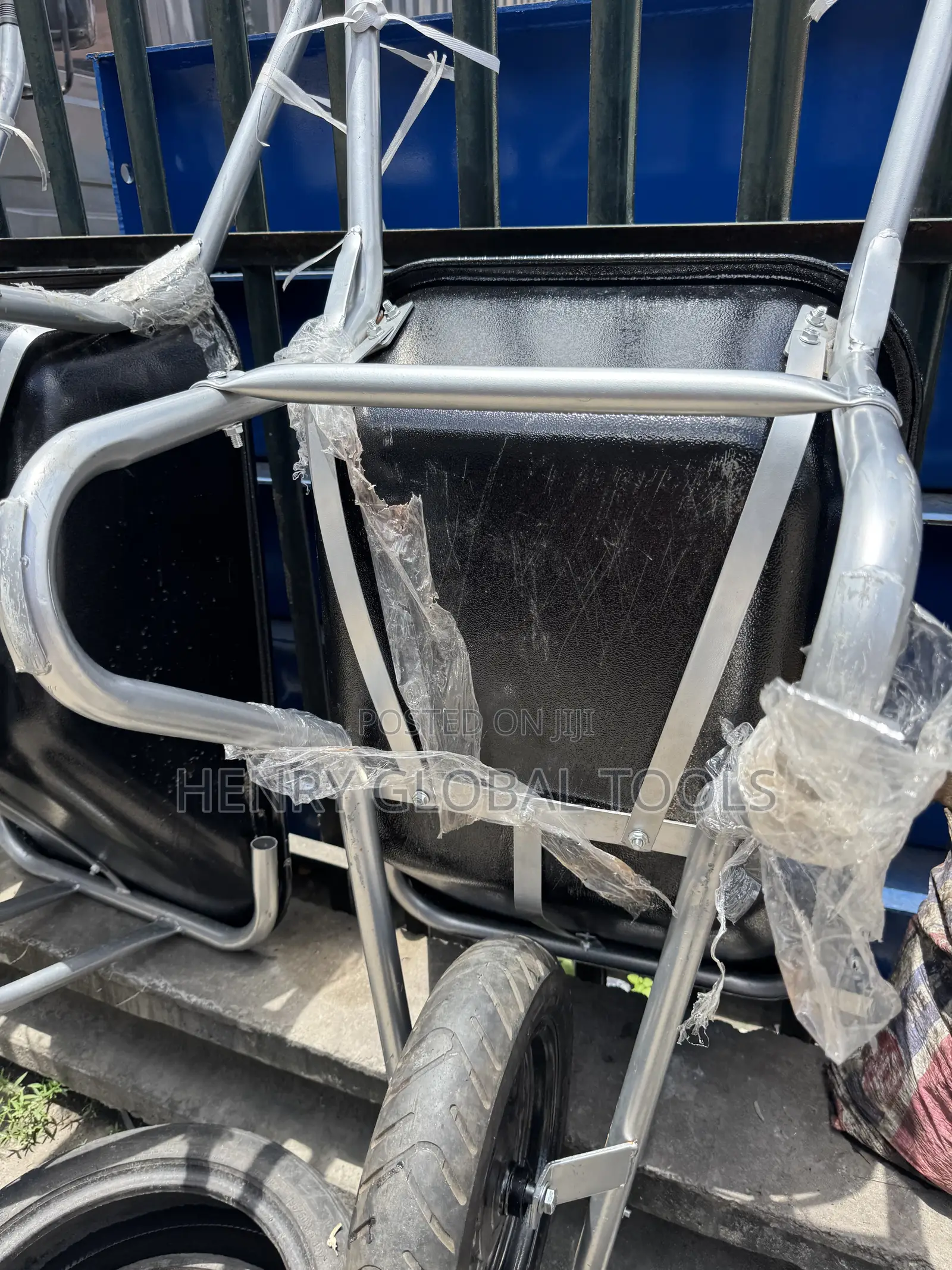 Heavy Duty Wheelbarrow / Construction Wheelbarrow