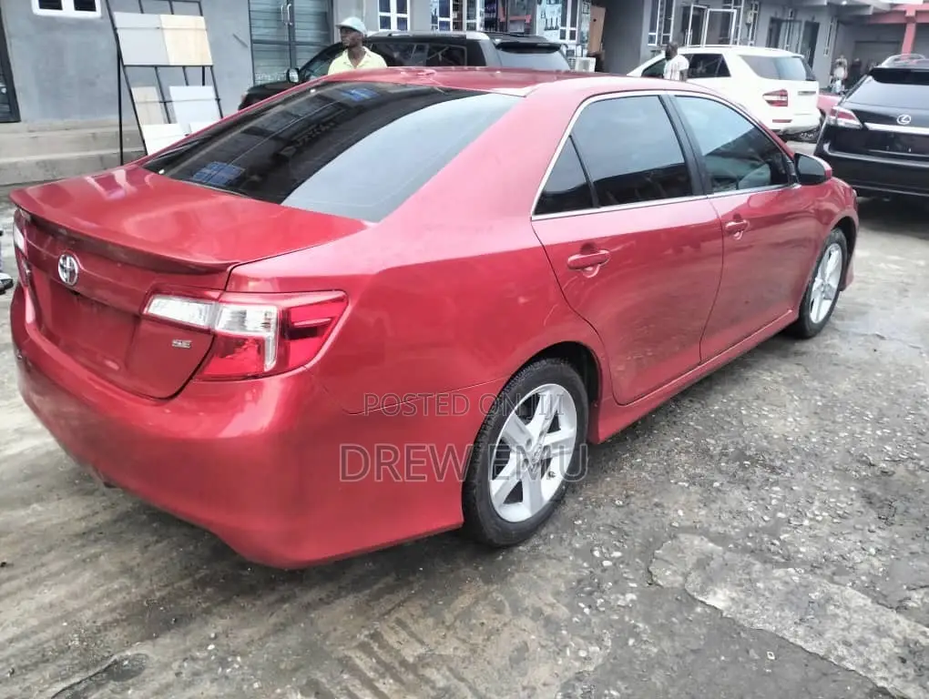 Toyota Camry SE 4dr Sedan (2.5L 4cyl 6A) 2012 Red