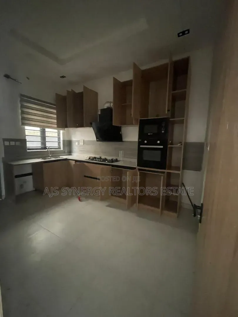 4bdrm Duplex in VGC / Ajah for rent