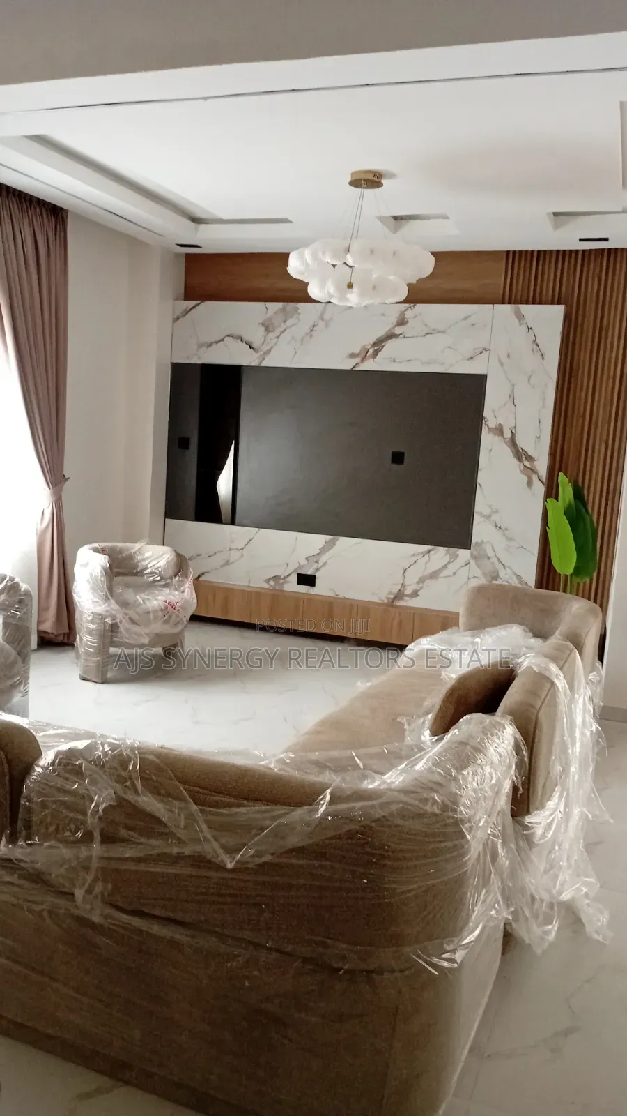 Furnished 3bdrm Maisonette in Lekki Phase 1 for sale