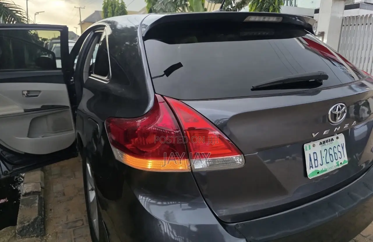Toyota Venza 2011