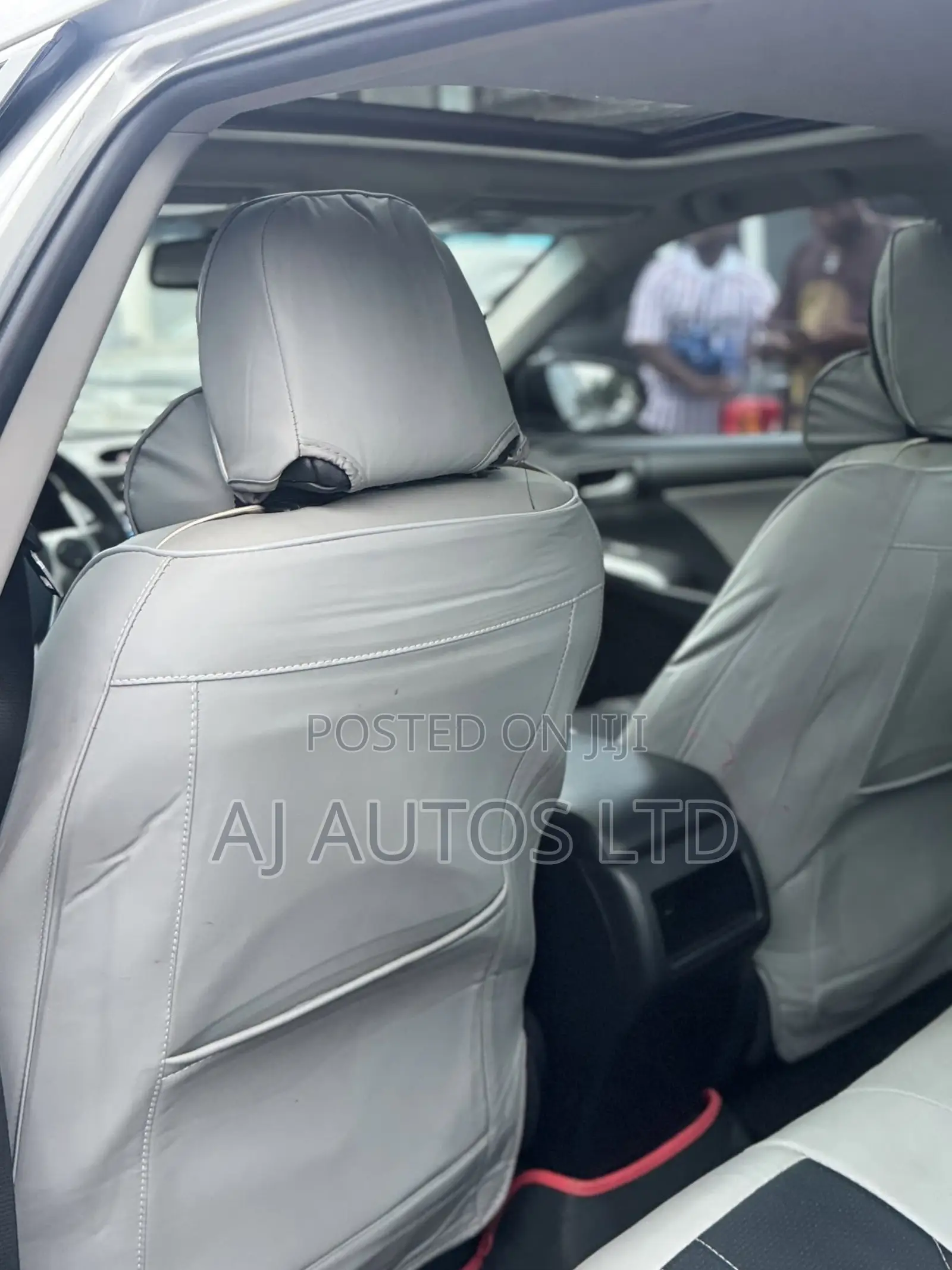 Toyota Camry SE V6 4dr Sedan (3.5L 6cyl 6A) 2013 Silver
