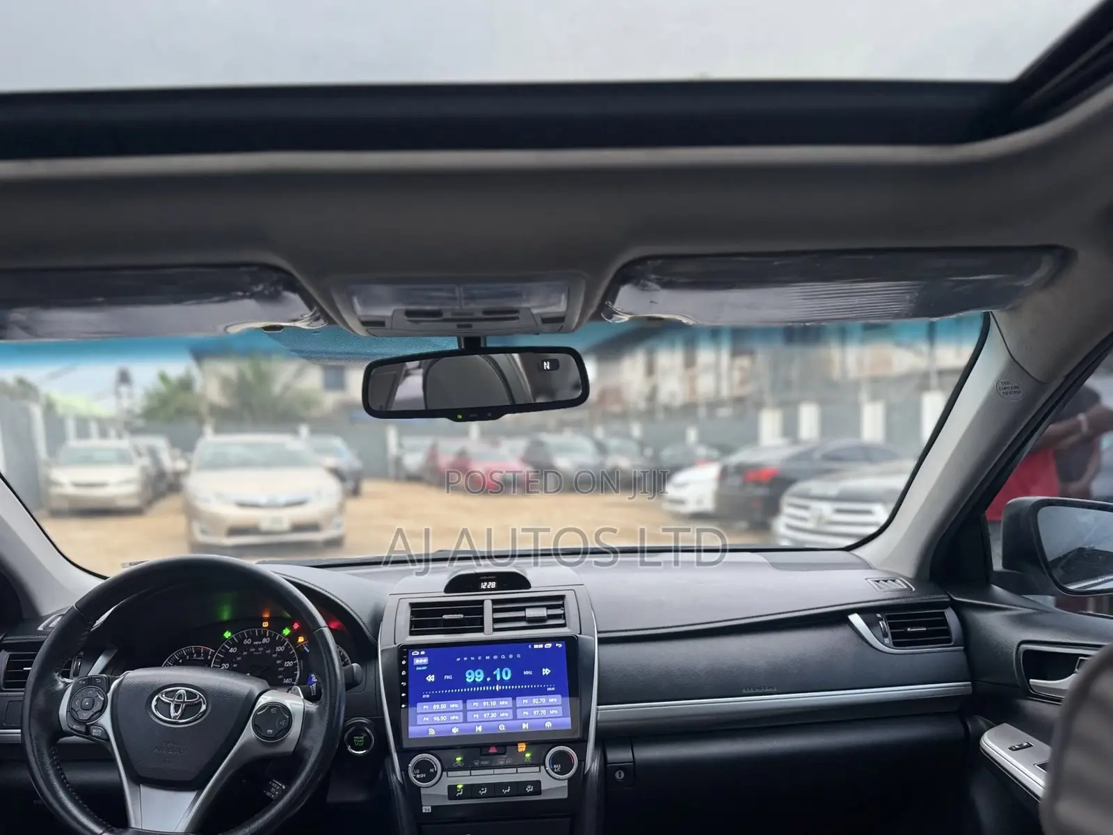 Toyota Camry SE V6 4dr Sedan (3.5L 6cyl 6A) 2013 Silver