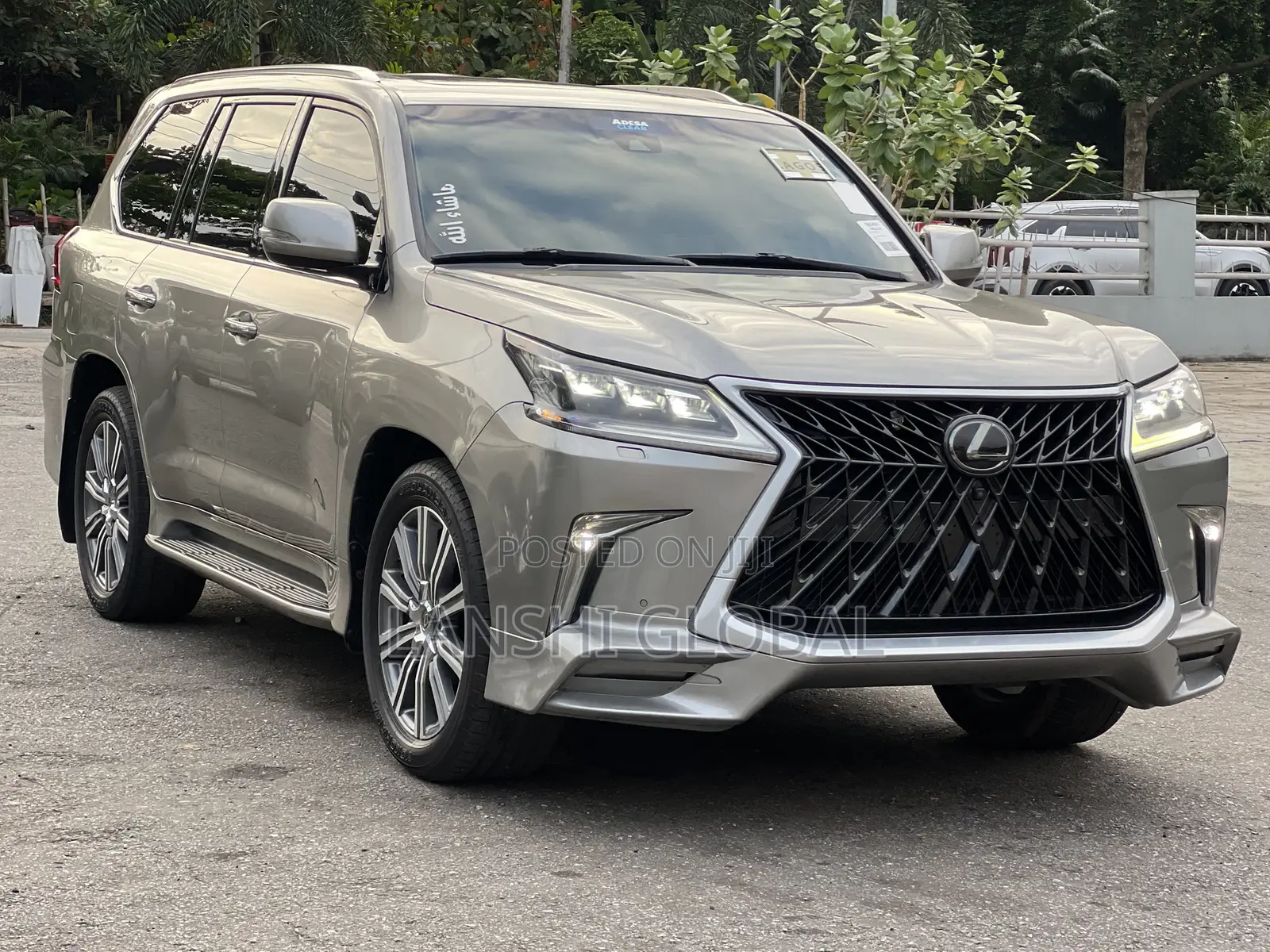Lexus LX 570 AWD 2017 Gray