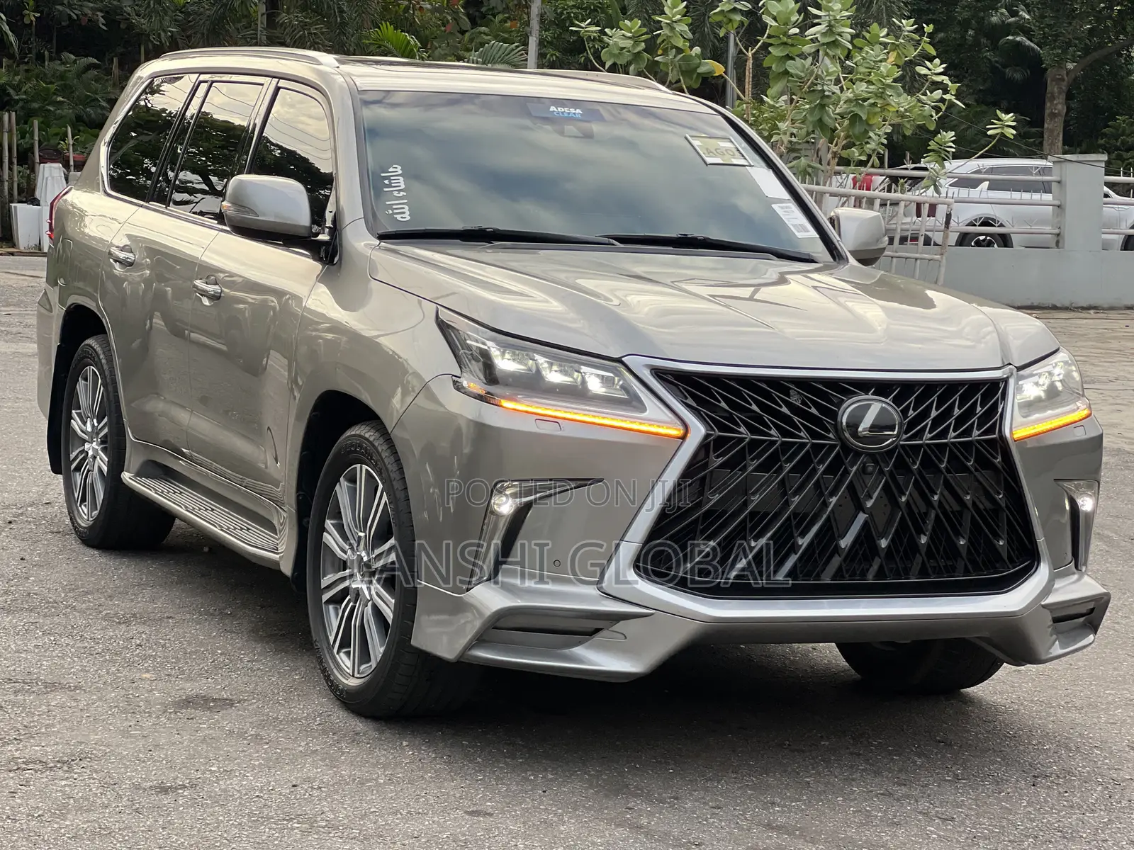 Lexus LX 570 AWD 2017 Gray