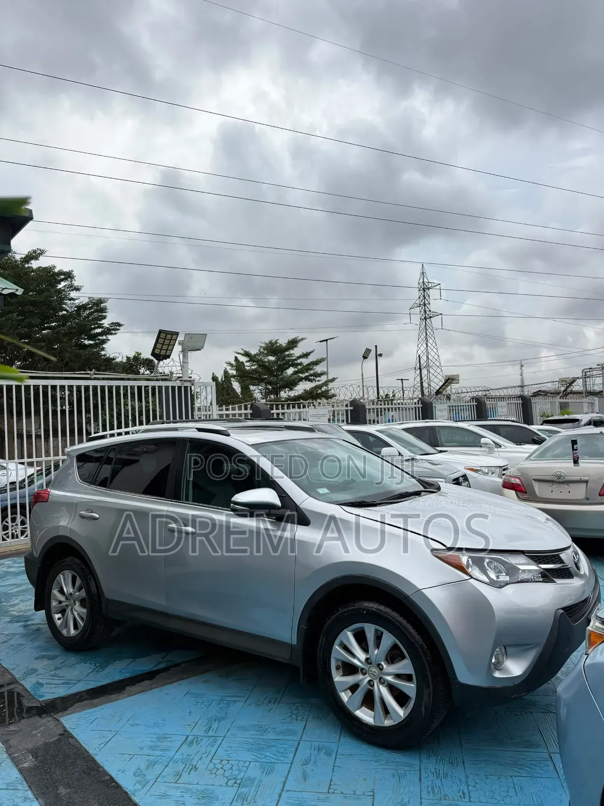 Toyota RAV4 Limited 4dr SUV AWD (2.5L 4cyl 6A) 2014 Silver