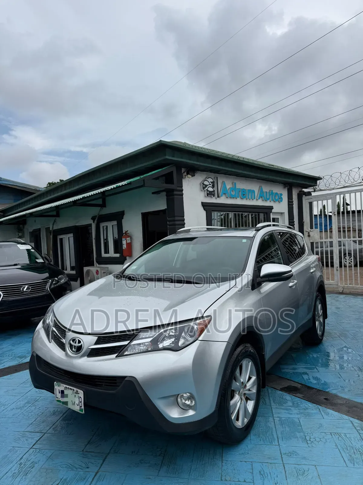 Toyota RAV4 Limited 4dr SUV AWD (2.5L 4cyl 6A) 2014 Silver