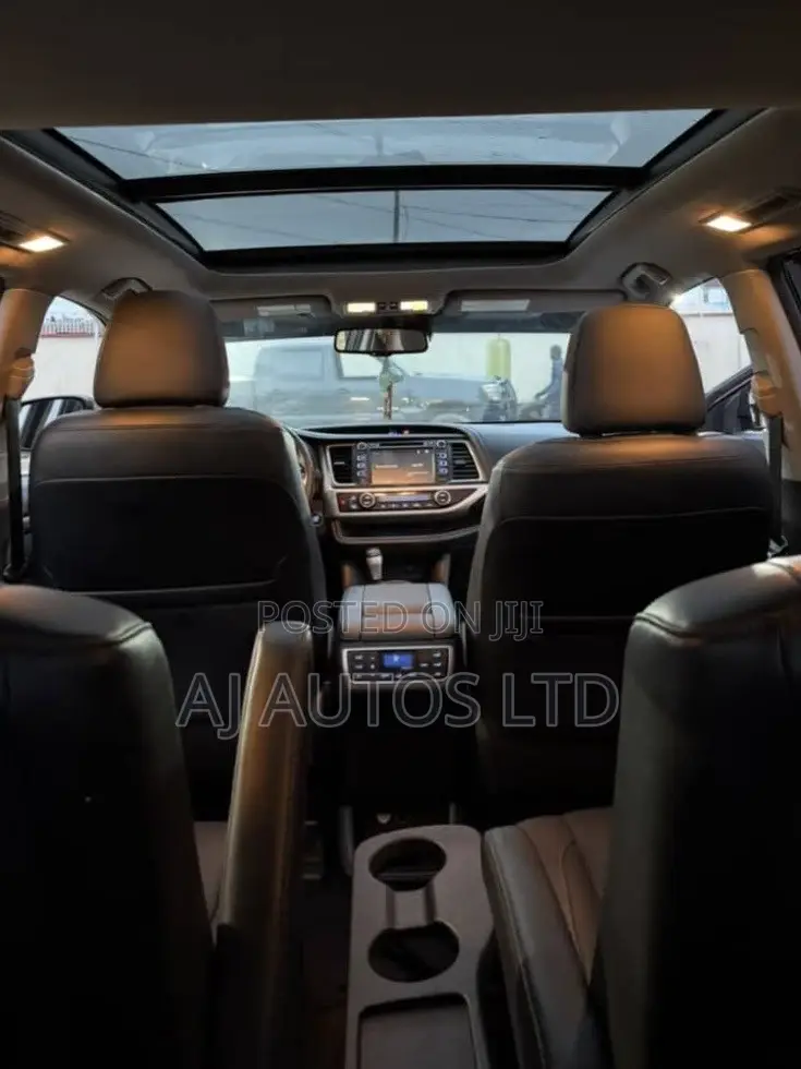 Toyota Highlander Limited Platinum 4dr SUV AWD (3.5L 6cyl 6A) 2015