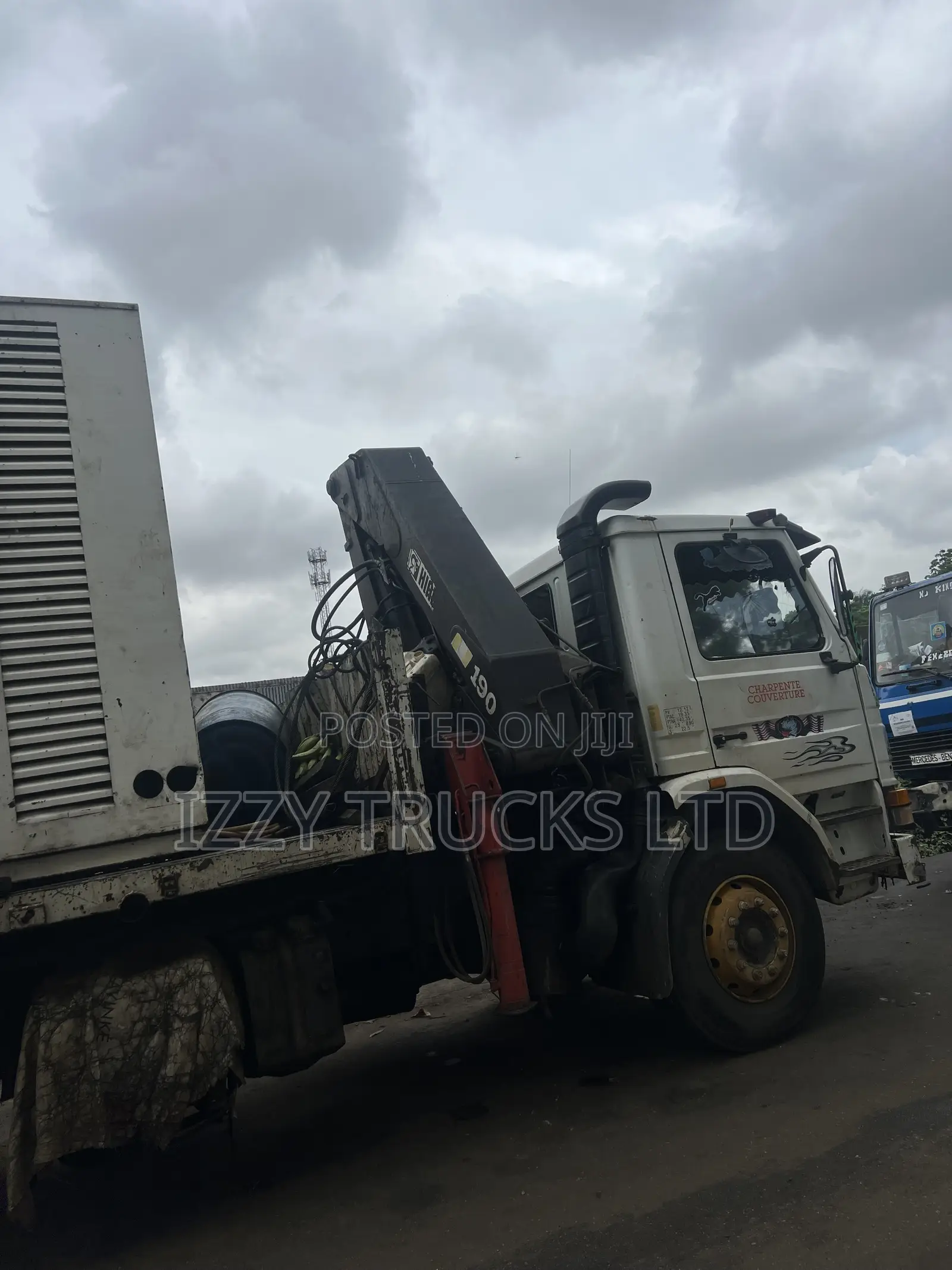 9Tons Hiab Flatbed Truck for Hire | Heavy Equipment Lifting Transport