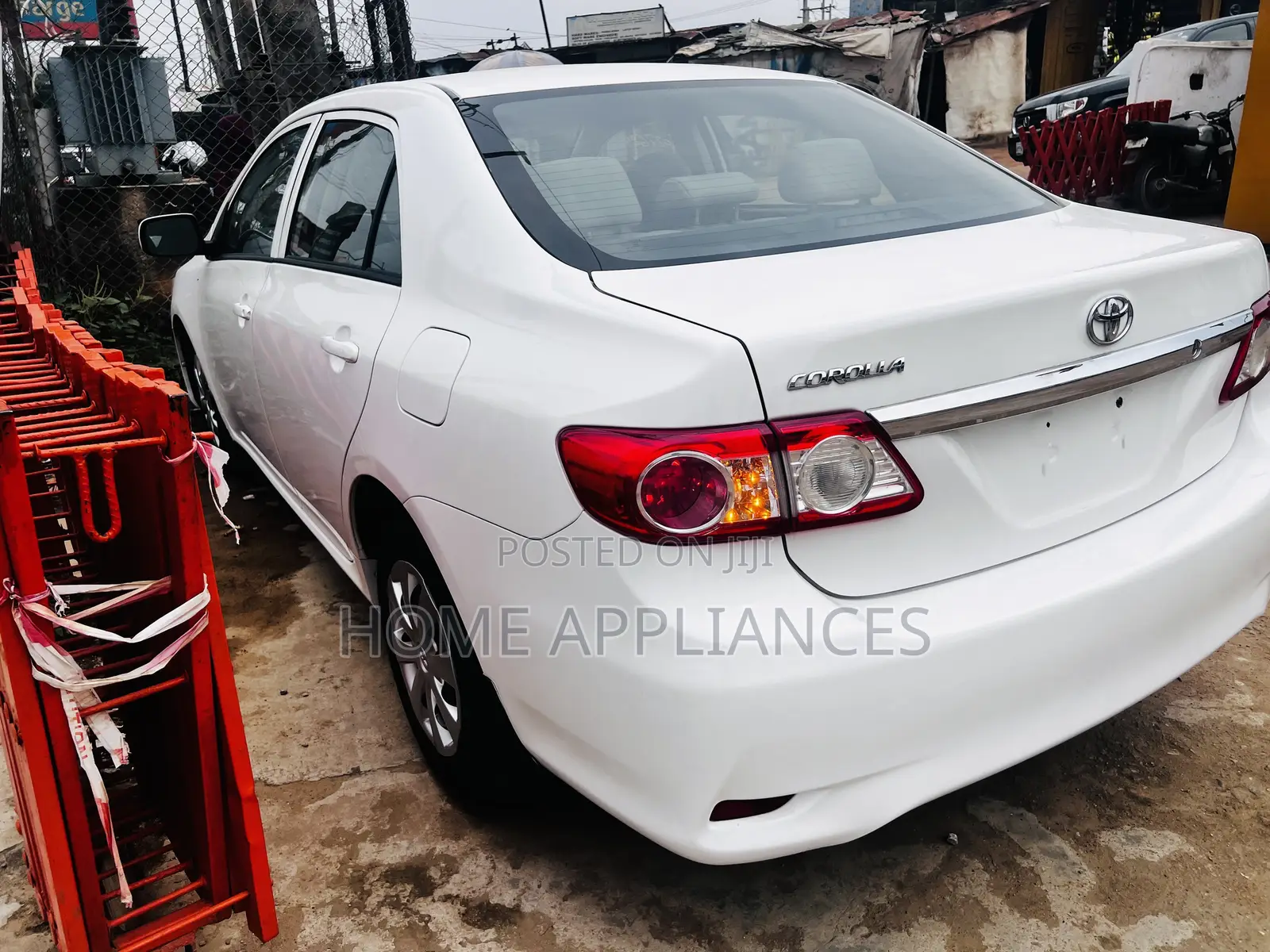 Toyota Corolla LE 4dr Sedan (1.8L 4cyl 4A) 2011 White