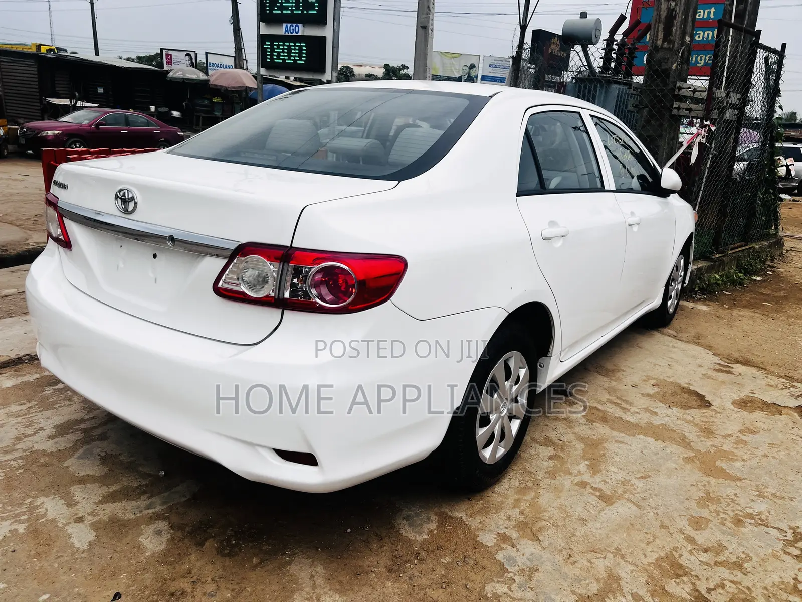 Toyota Corolla LE 4dr Sedan (1.8L 4cyl 4A) 2011 White