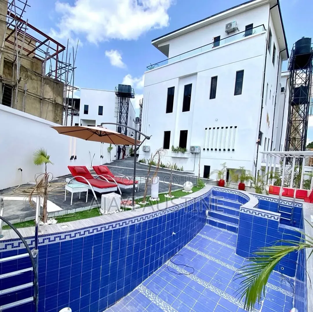 5bdrm Duplex in Mini Estate And for sale