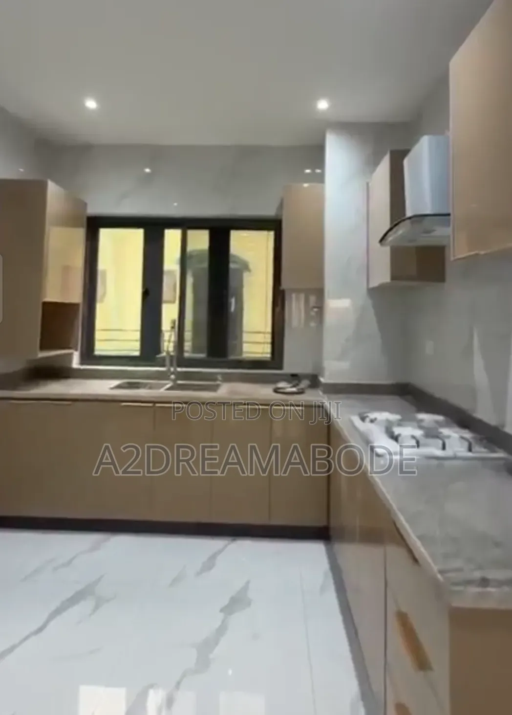 3bdrm Apartment in Yaba, Alagomeji for rent