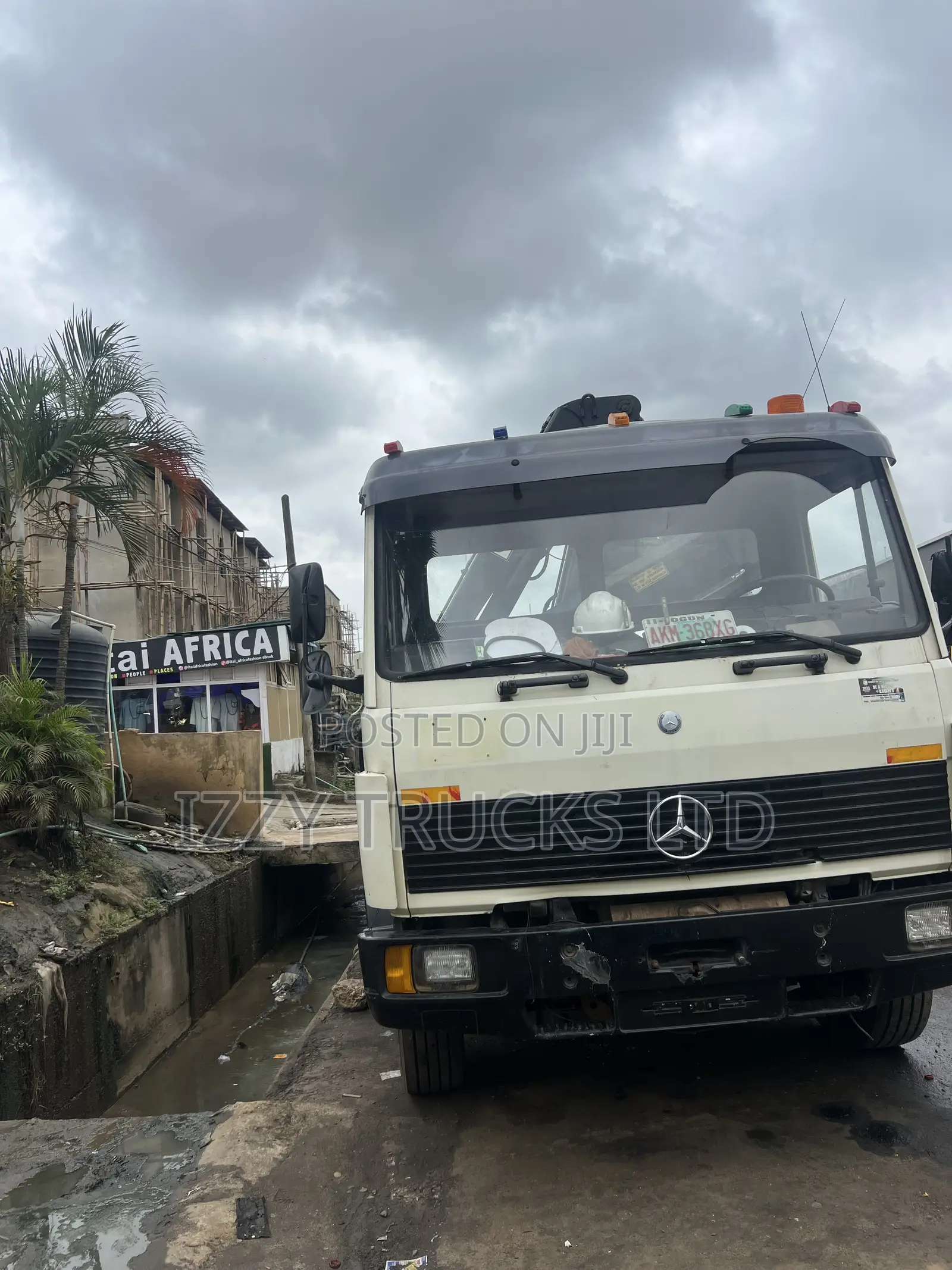 4 Tons Hiab Truck With Bucket for Hire | Lifting Transport Services