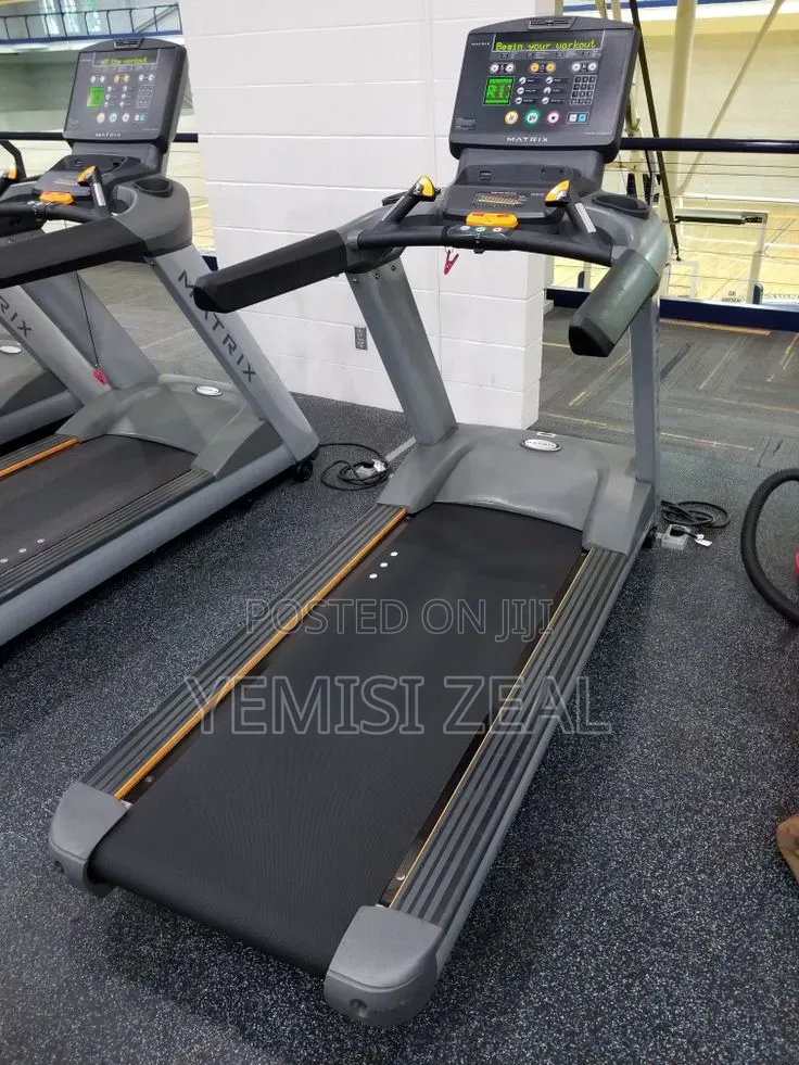 5HP Durable Treadmill With 15% Incline and 12km/15km/Hr and Free Glove