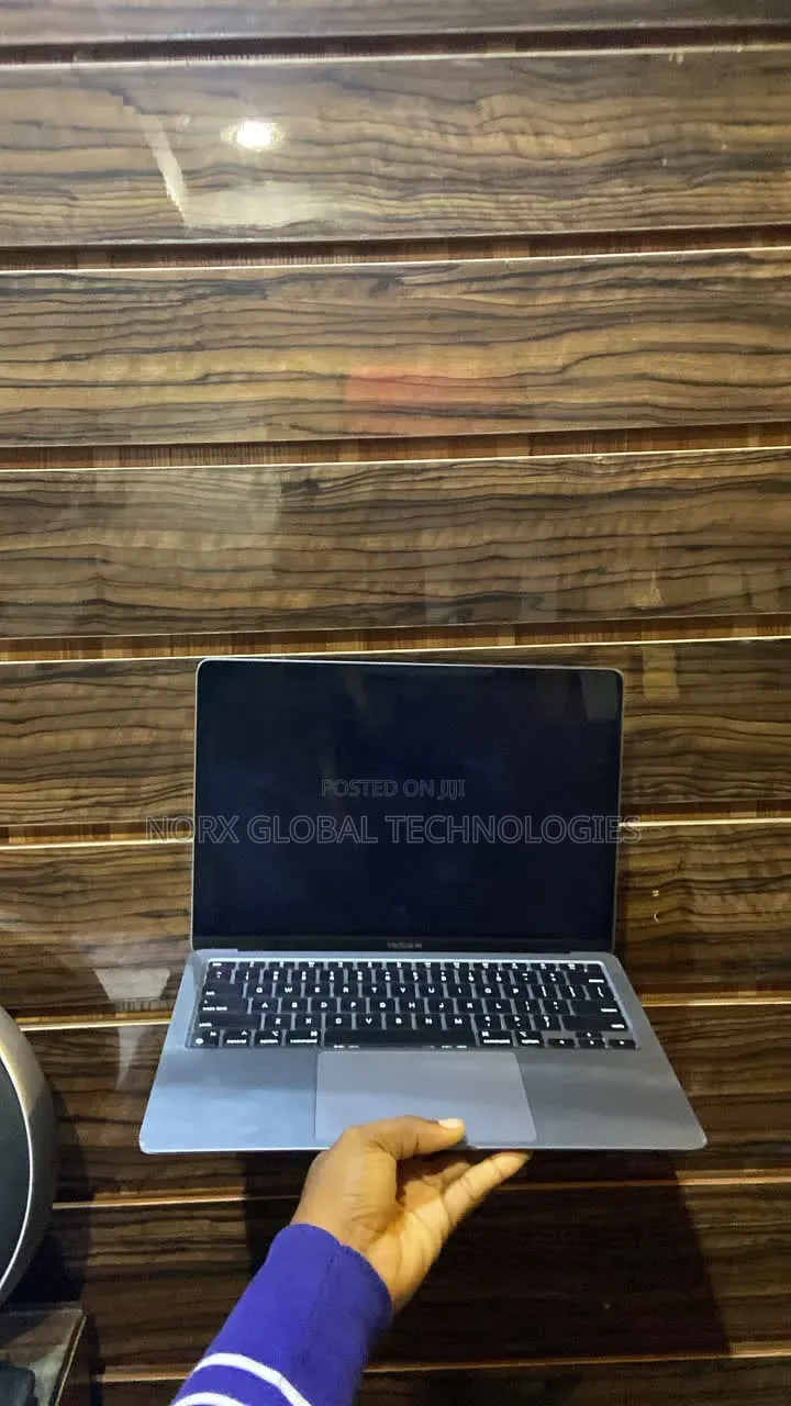 Laptop Apple MacBook Air 2020 8GB Apple M1 SSD 256GB