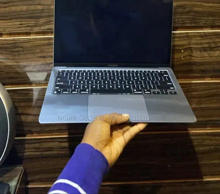 Laptop Apple MacBook Air 2020 8GB Apple M1 SSD 256GB