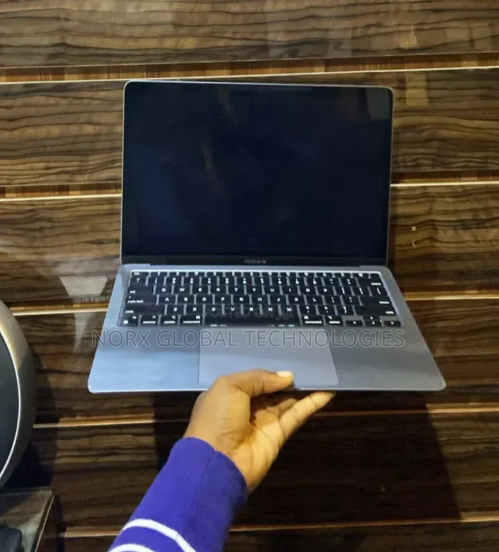 Laptop Apple MacBook Air 2020 8GB Apple M1 SSD 256GB