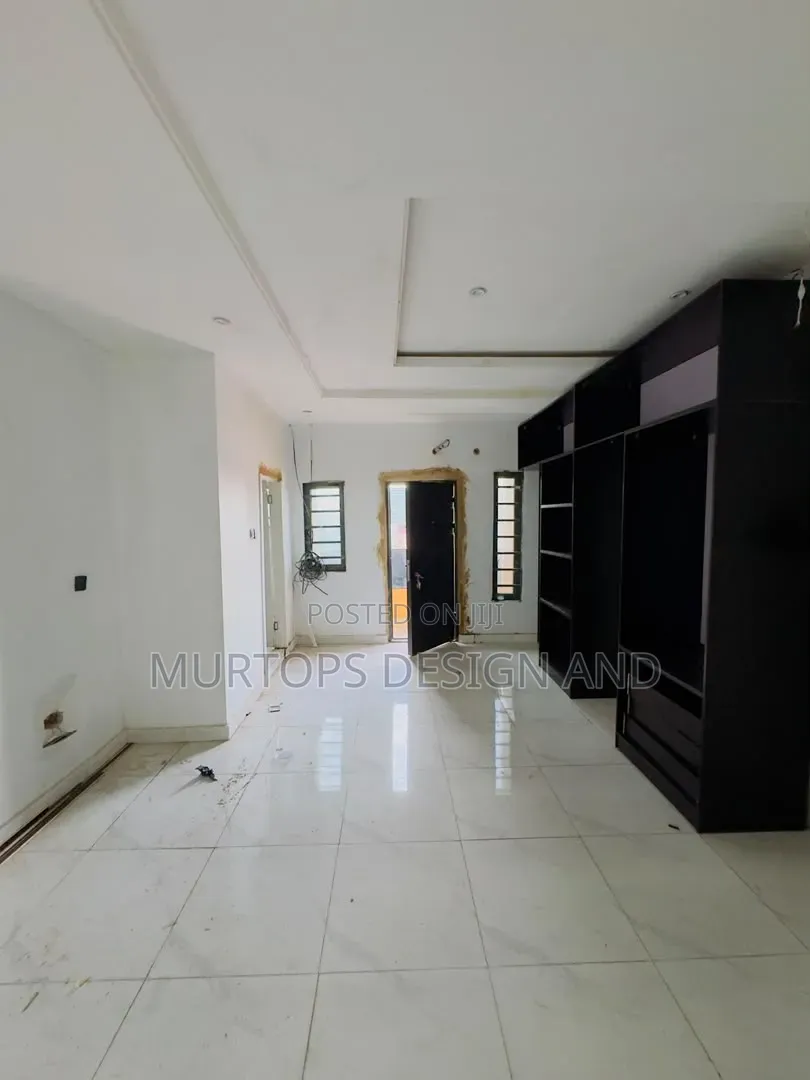 4bdrm Duplex in Gra for sale
