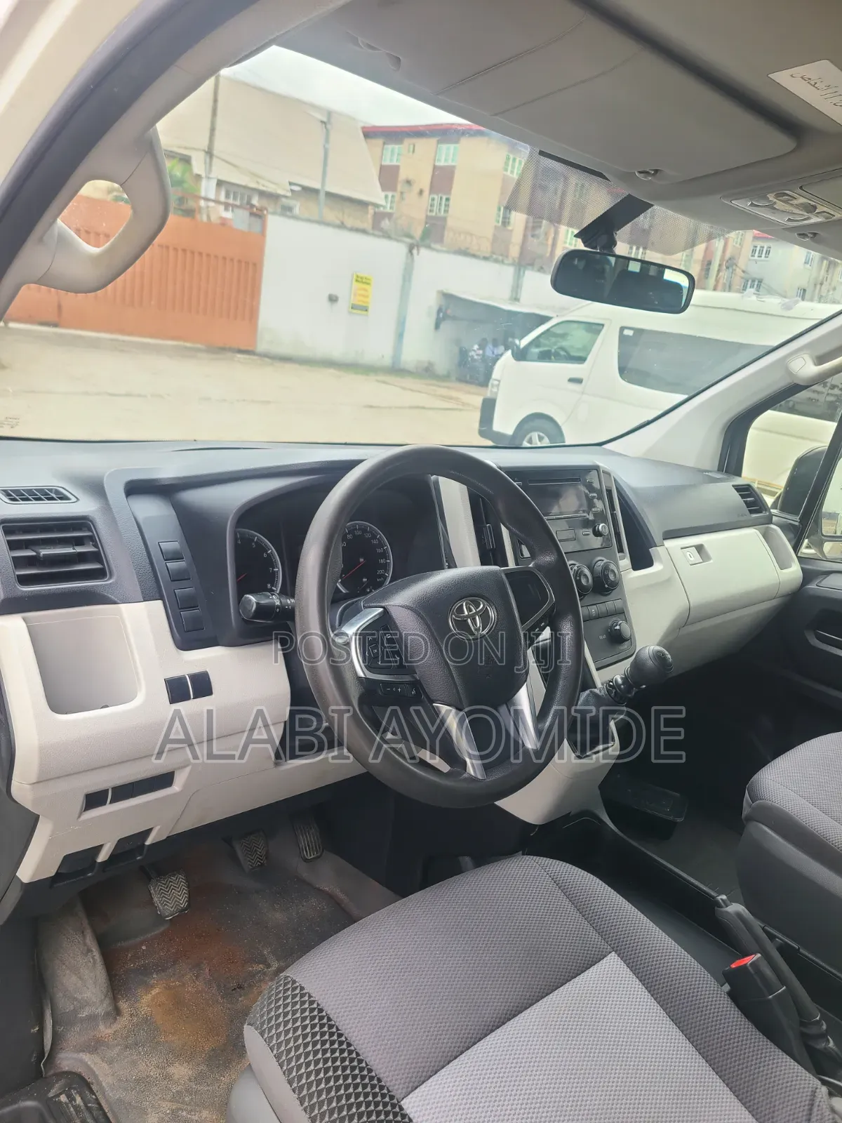 Toyota HiAce 2021 White
