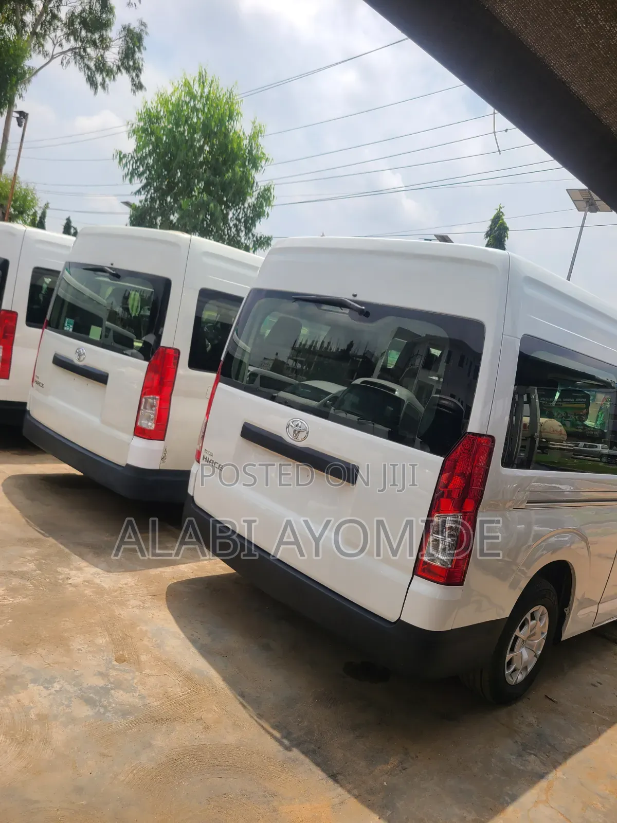 Toyota HiAce 2021 White
