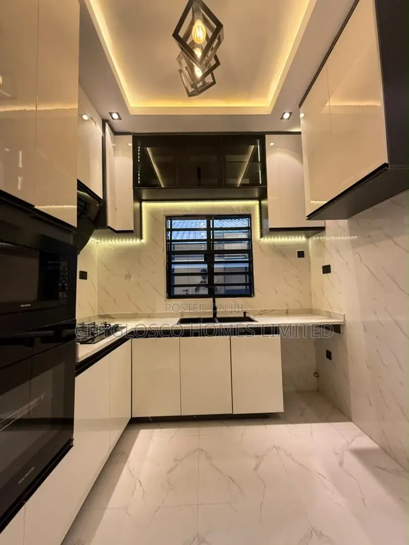 3bdrm Bungalow in Majesty Estate, New Layout for sale