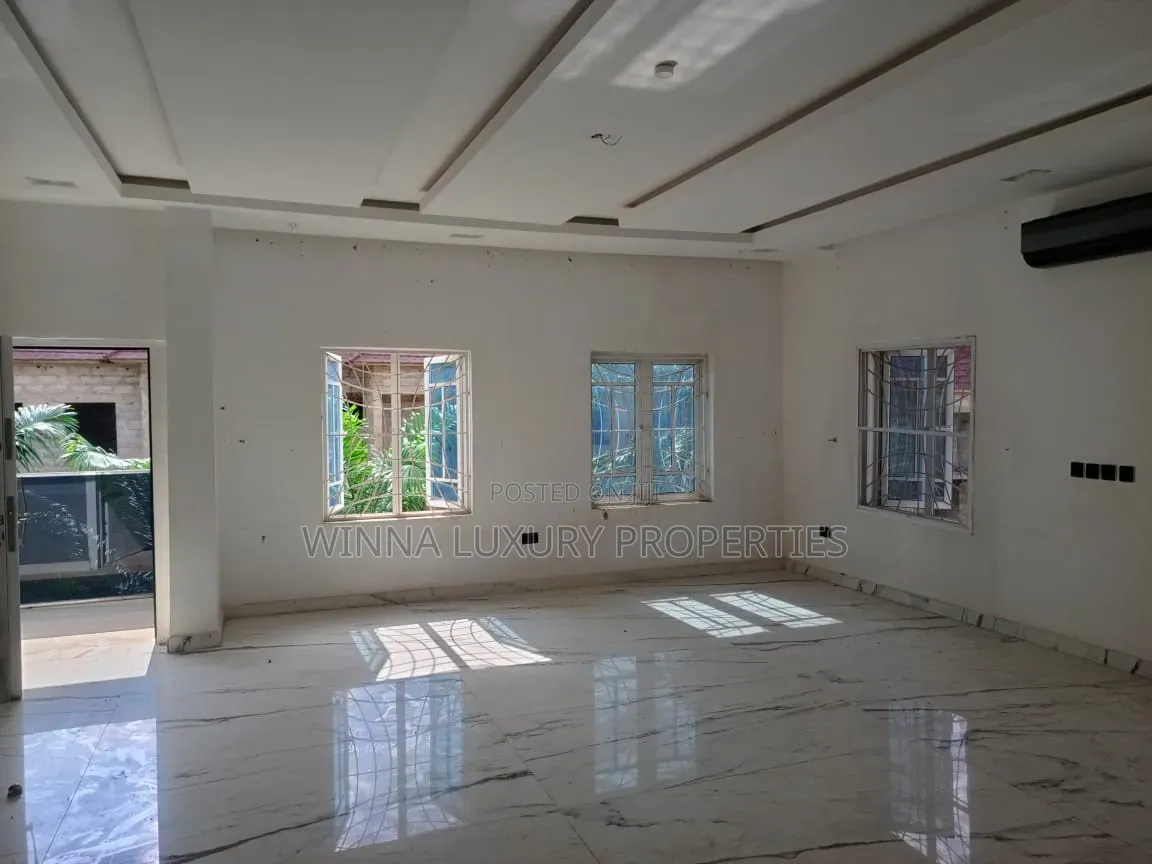 5bdrm Duplex in Julex Estate, Lugbe District for rent