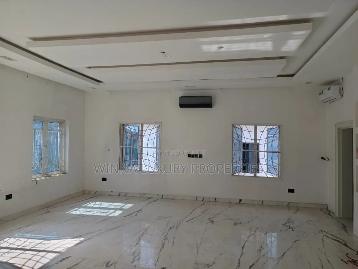 5bdrm Duplex in Julex Estate, Lugbe District for rent