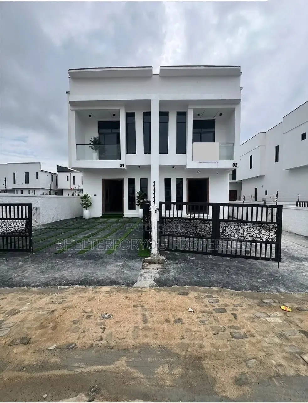 4bdrm Duplex in Ikota for sale