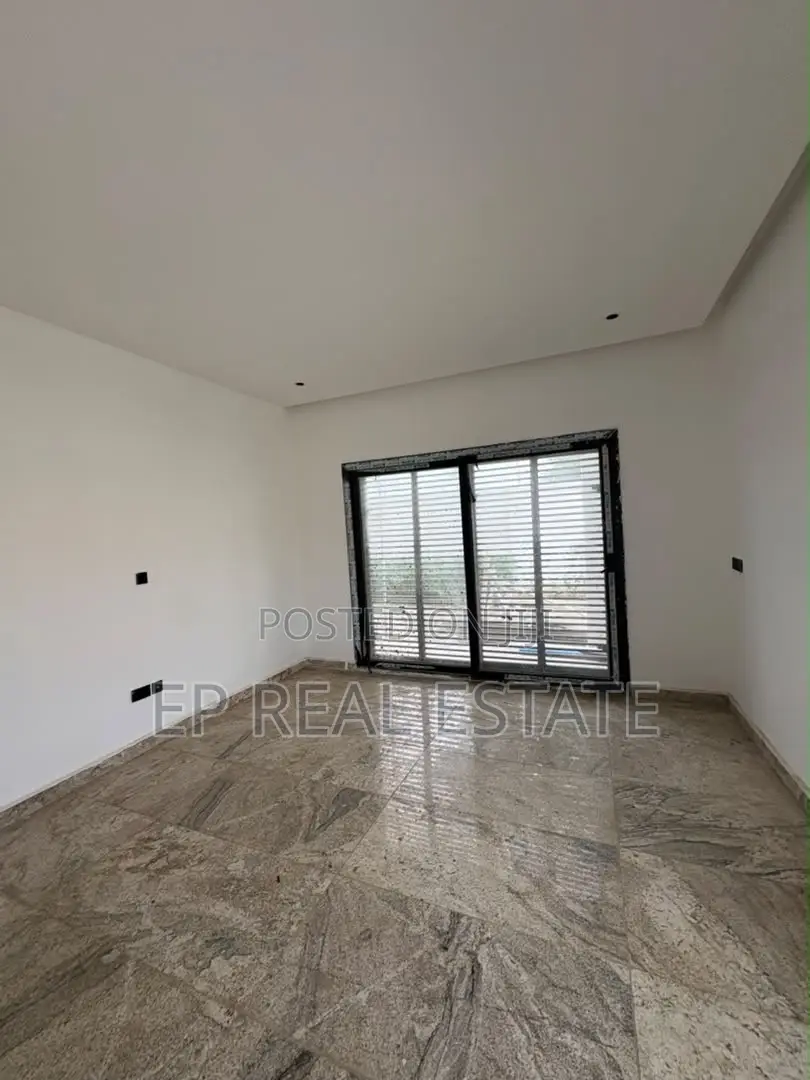 3bdrm Apartment in Gwarinpa for rent
